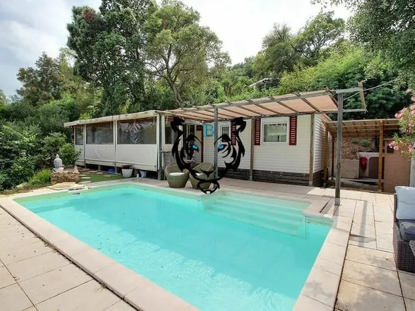 LE MUY - HABITATION DE LOISIRS AVEC PISCINE