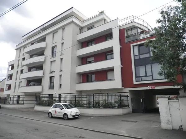 BEL APPARTEMENT F3 avec BALCON et PARKING
