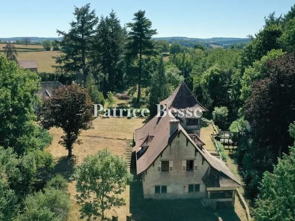 En Bourgogne, dans le charolais, un ancien moulin à rénover et sa maison d'amis, avec prairies, parc