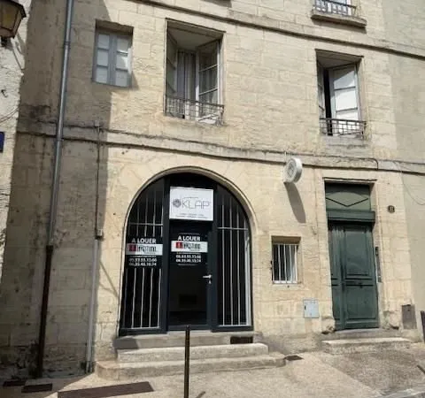 Local commercial 80 m²