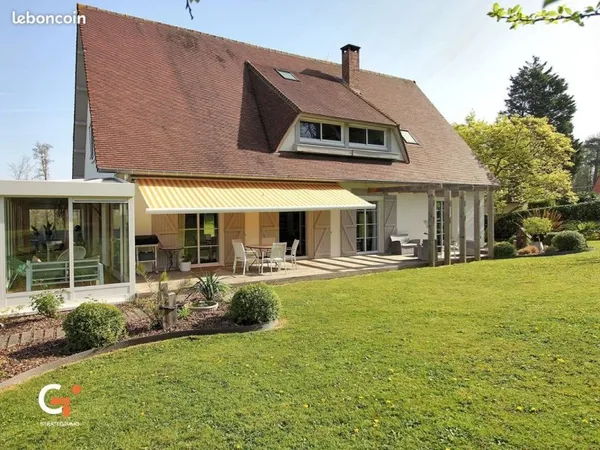 Maison 7 pièces 270 m²