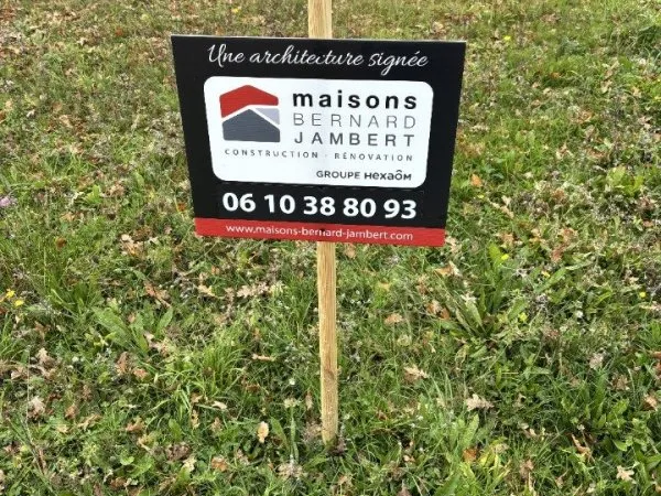 Terrain 303 m²