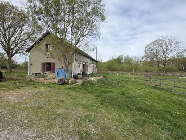EN CAMPAGNE, MAISON AVEC HECTARE