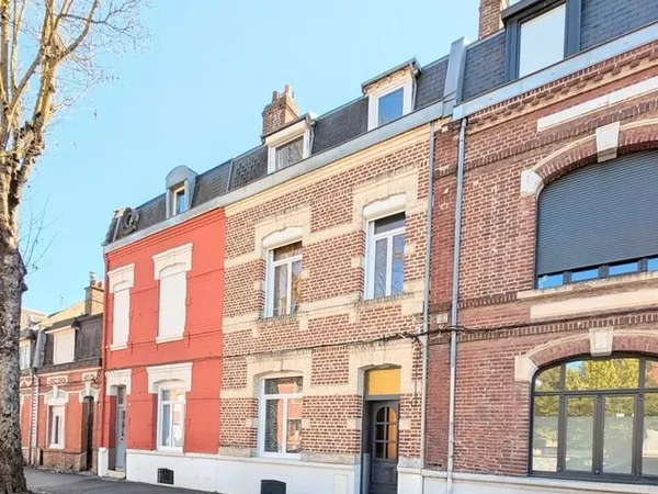 Maison familiale Arras 185m2, jardin 500m2, 2 Garages + Cave 50m2