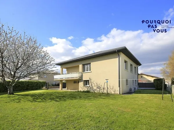 Maison rénovée et son jardin piscinable en plein coeur de Mion