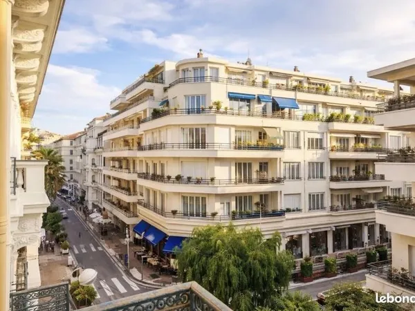 Nice Carré d'Or - 2 pièces rénové avec balcon, idéal investissement locatif