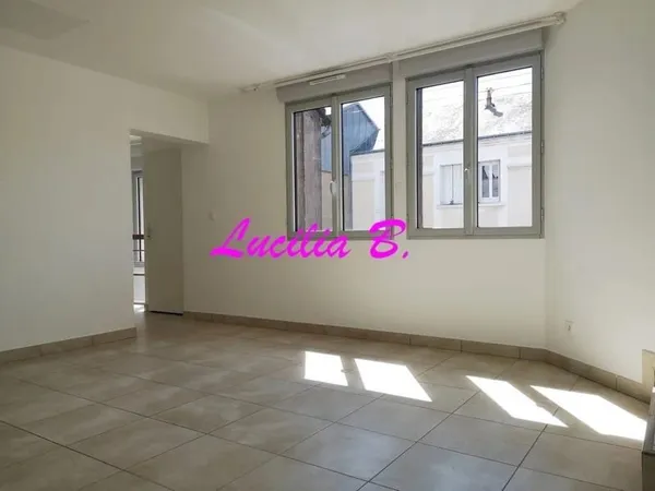 TOURS GIRAUDEAU - Appartement type 4 à louer