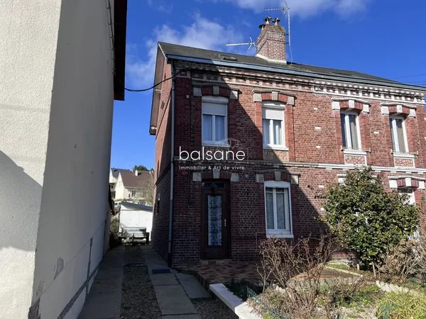 Maison - 80m² - Centre ville de Montville