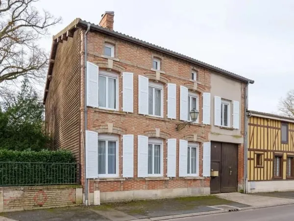 Maison 7 pièces 274 m²