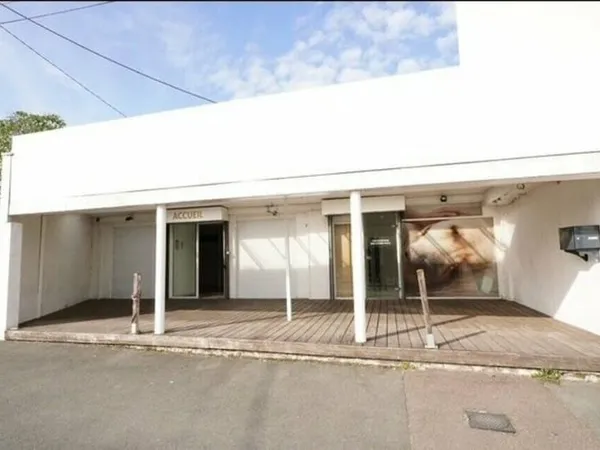 Local commercial 200 m²