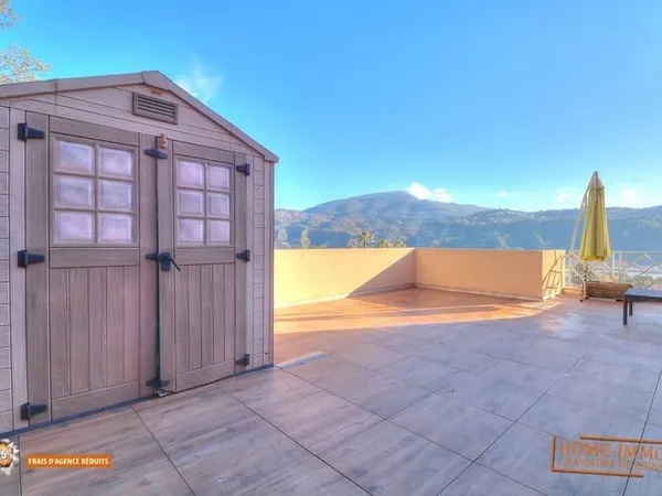 Exclusivité Carros à vendre - RARE SUR LE MARCHÉ - 3 PIÈCES EN DUPLEX