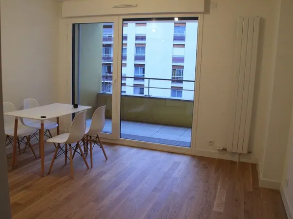 Loue T2 meublé neuf tout confort 46m², terrasse ouest, parking en option, proche RER - Issy-les-Moul