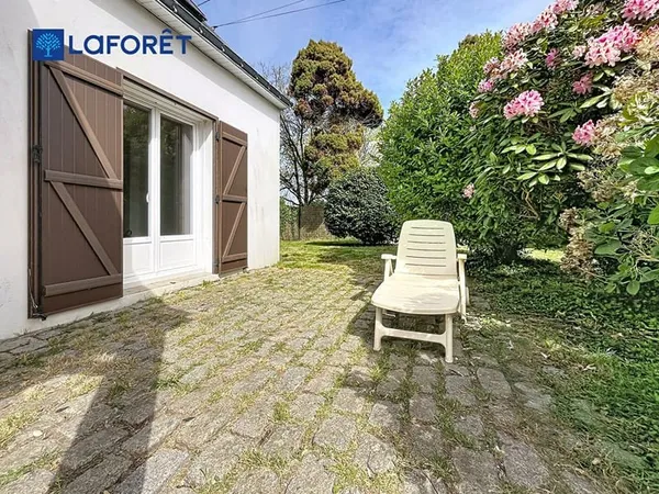 AU CENTRE DE GUIDEL, en impasse Maison, 94 m2, joli jardin sans vis-à-vis