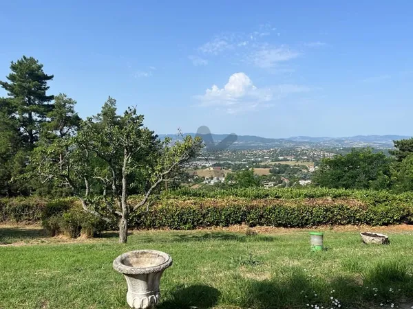 SAINT DIDIER AU MONT D'OR, terrain avec PC accepté pour une grande villa contemporaine avec vue impr