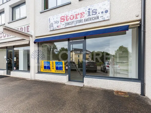 Local commercial 2 pièces 80 m²