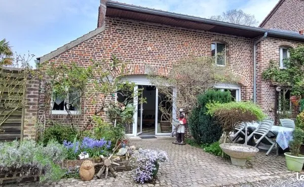 "En exclusivité" idéalement située sur la commune de Bruille-Saint-Amand, charmante maison semi indi