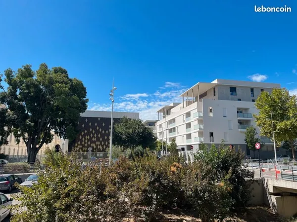 Nimes Hoche F4 av Grande Terrasse (2022)-Colocation 3 Etudiant(es)