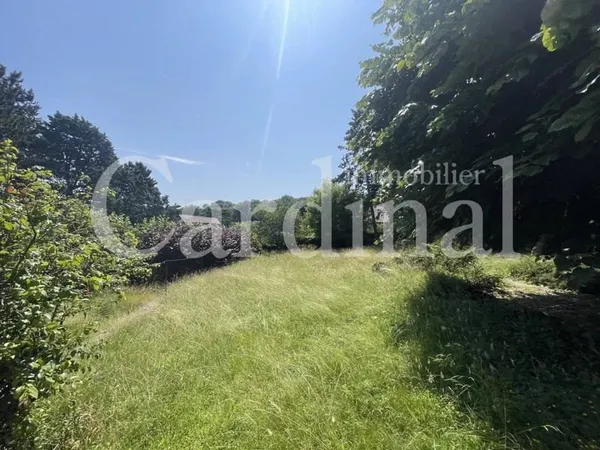 Terrain constructible 711 m²