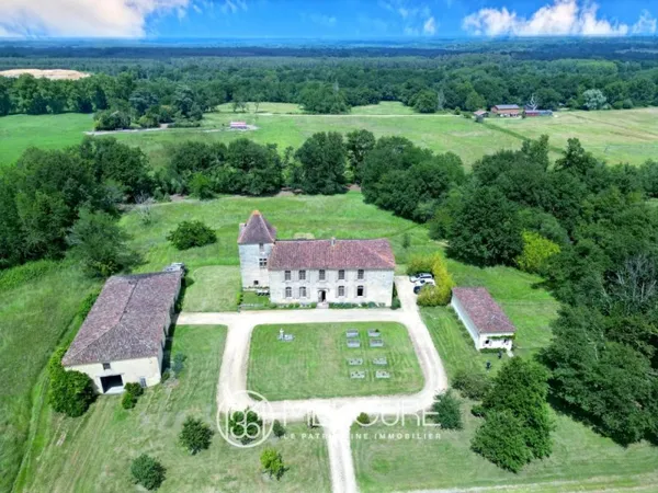 CHATEAU XIVEME ENTIEREMENT RESTAURE - 7 HA