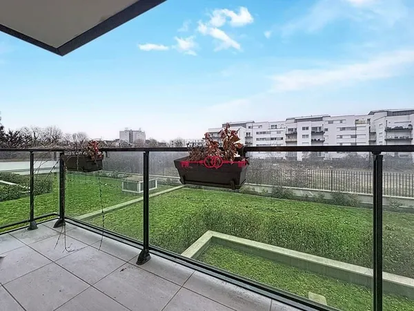 EN EXCLUSIVITE - A VENDRE - APPARTEMENT TYPE 2 TERRASSE ET PARKING