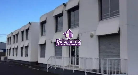 EVREUX - Ensemble immobilier d'une superficie de 2296 m² à ven
