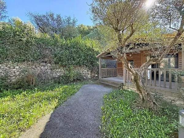 Solliès-Toucas! Cottage T 3 dans résidence avec pisicine