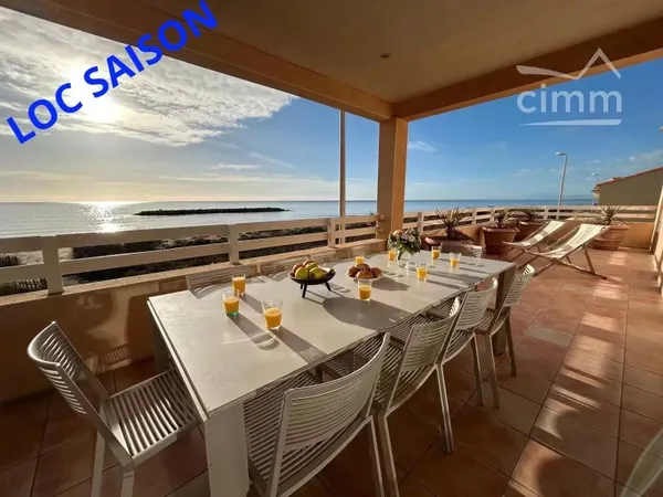 Superbe villa en bord de mer avec places de parking