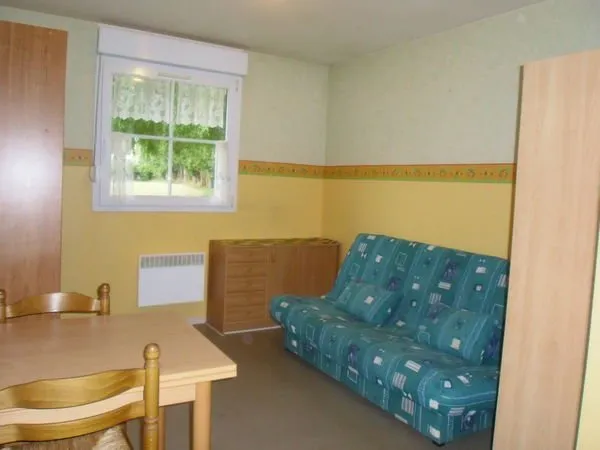 Appartement meublé très bon état dans résidence avec gardien