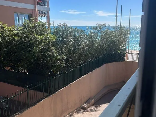 Appartement 2 pièces front de mer