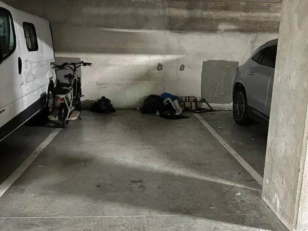 Parking 12 m²