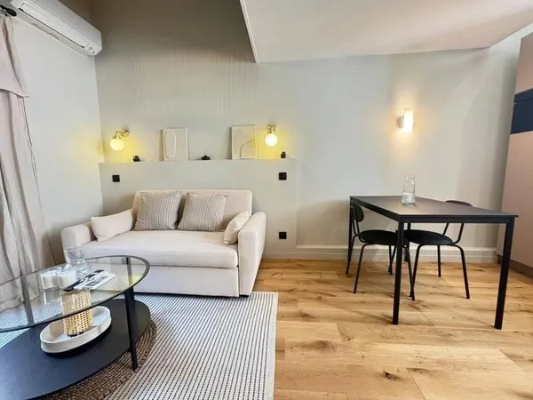 Studio 1 pièce 19 m²