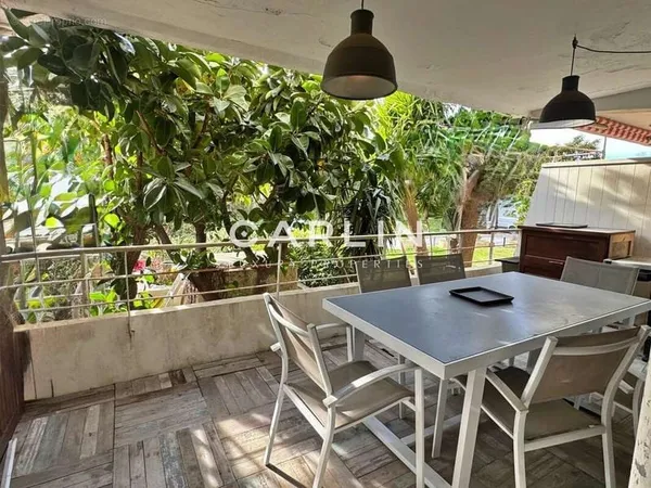 Superbe appartement avec terrasse et piscine