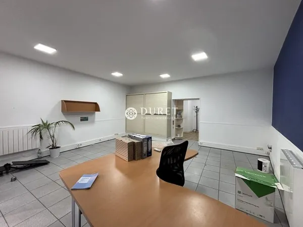 Local commercial 4 pièces 53 m²