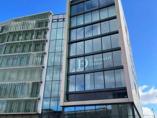 Bureaux 1698 m²