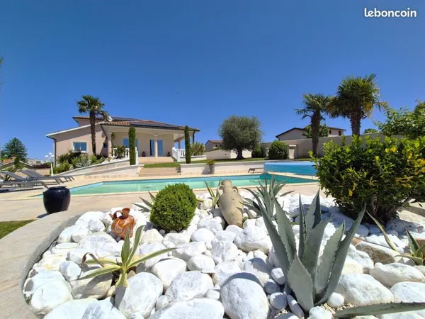 Villa 7 pièces 232 m²