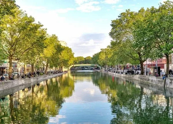 A VENDRE ATELIER / LOFT 'COMME UNE MAISON' 116 M2 PARIS 10E CANAL SAINT MARTIN RUE RECHERCHÉE