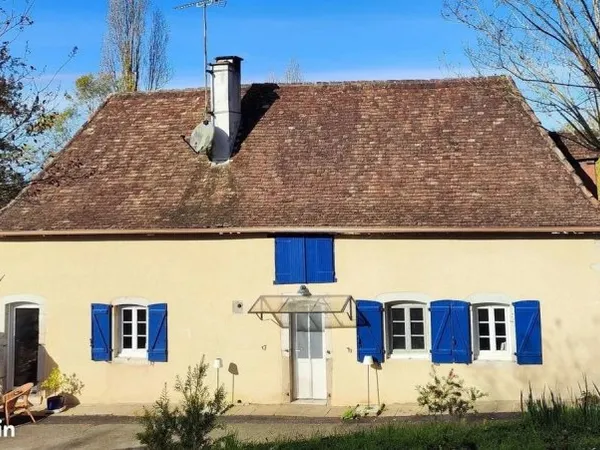 Belle maison du XIXe siècle proche du centre ville avec jardin et garage