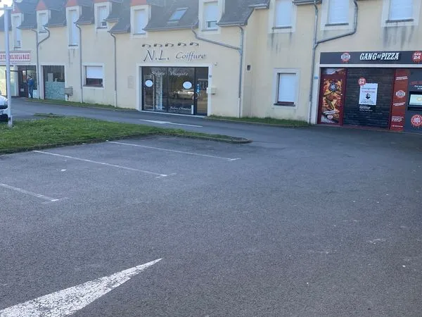 Commerce Location Saint-Broladre  73m² 9000€