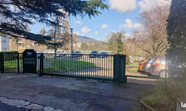 Place de Parking Extérieure - résidence sécurisée