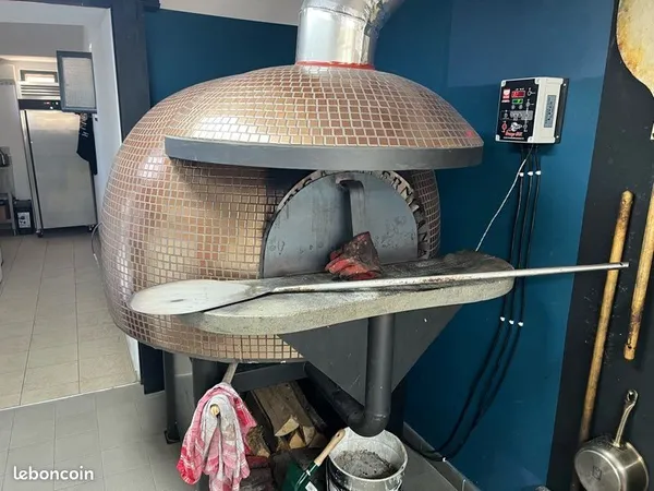 Pizzeria à vendre avec four à bois