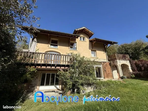 Maison 7 pièces 194 m²