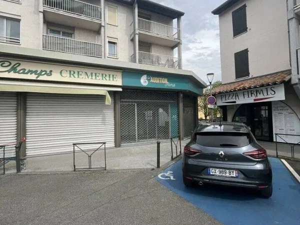 Local commercial 152 m²