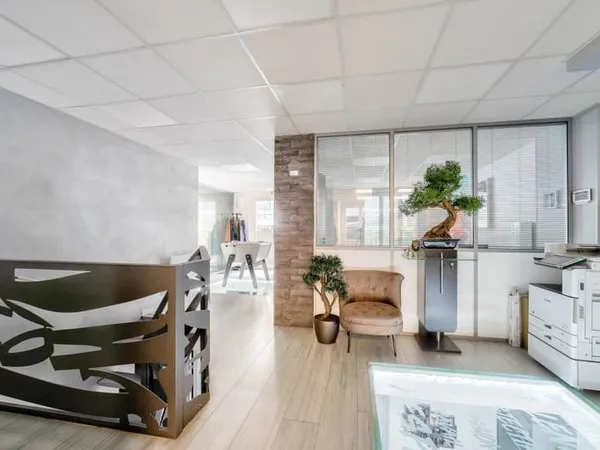 En plein Coeur de Boulogne-Billancourt, des bureaux à vendre avec jardin