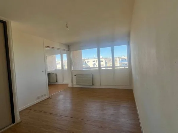 Studio 1 pièce 27 m²