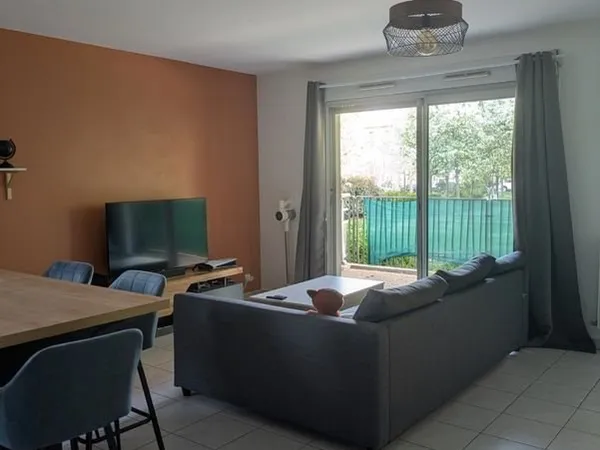 T2 avec terrasse et garage