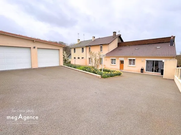 Maison 4 pièces avec double garage