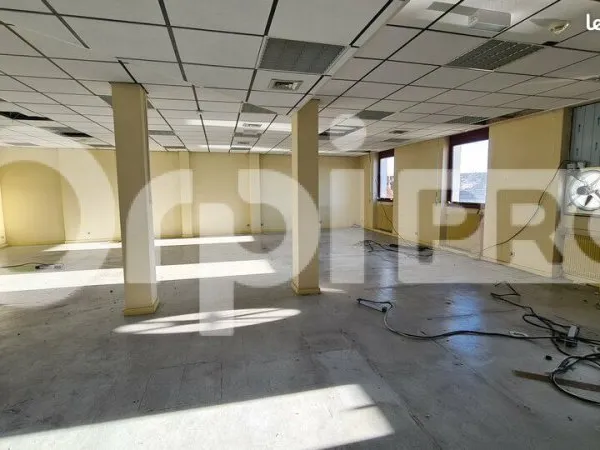 Bureau 478 m²
