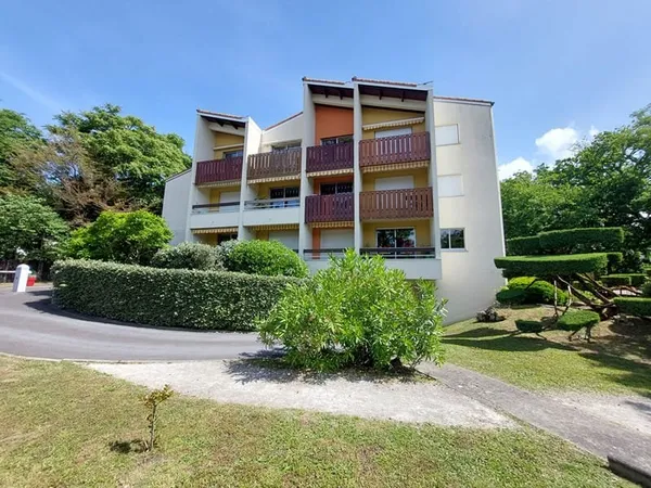 SAINT-GEORGES DE DIDONNE -200m mer et commerces