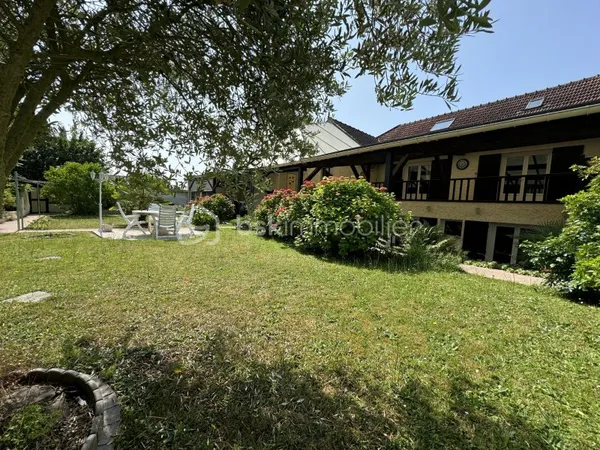 Maison 10 pièces 261 m²