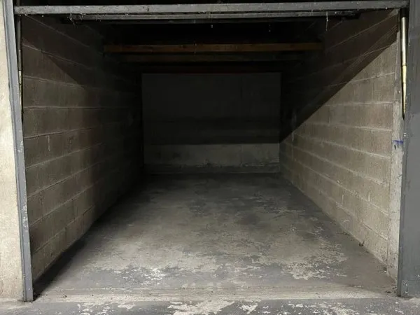 Parking 14 m²